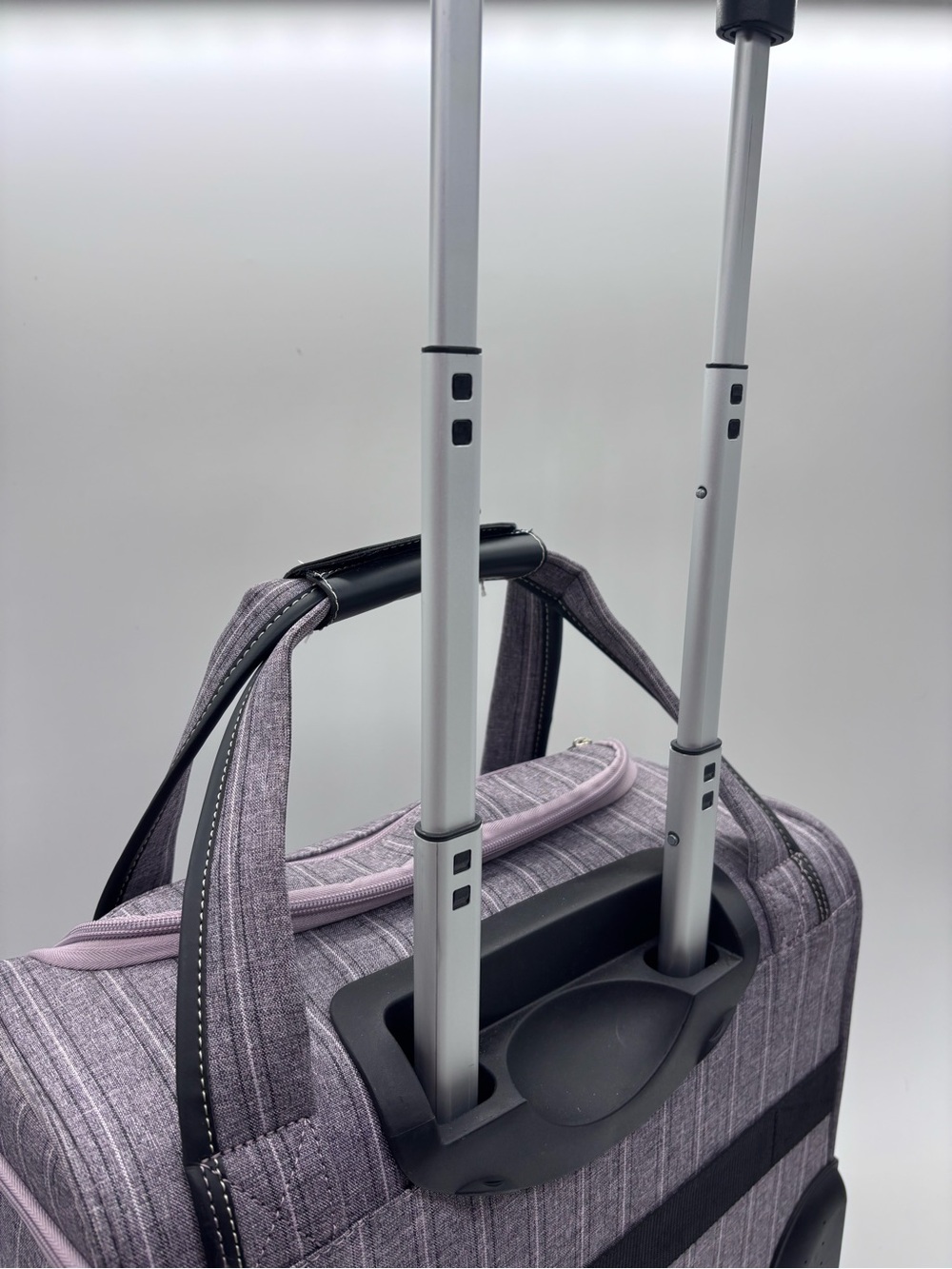 London Fog Lavender Pinstripe Travel Dopp Bag - Picture 5 of 15